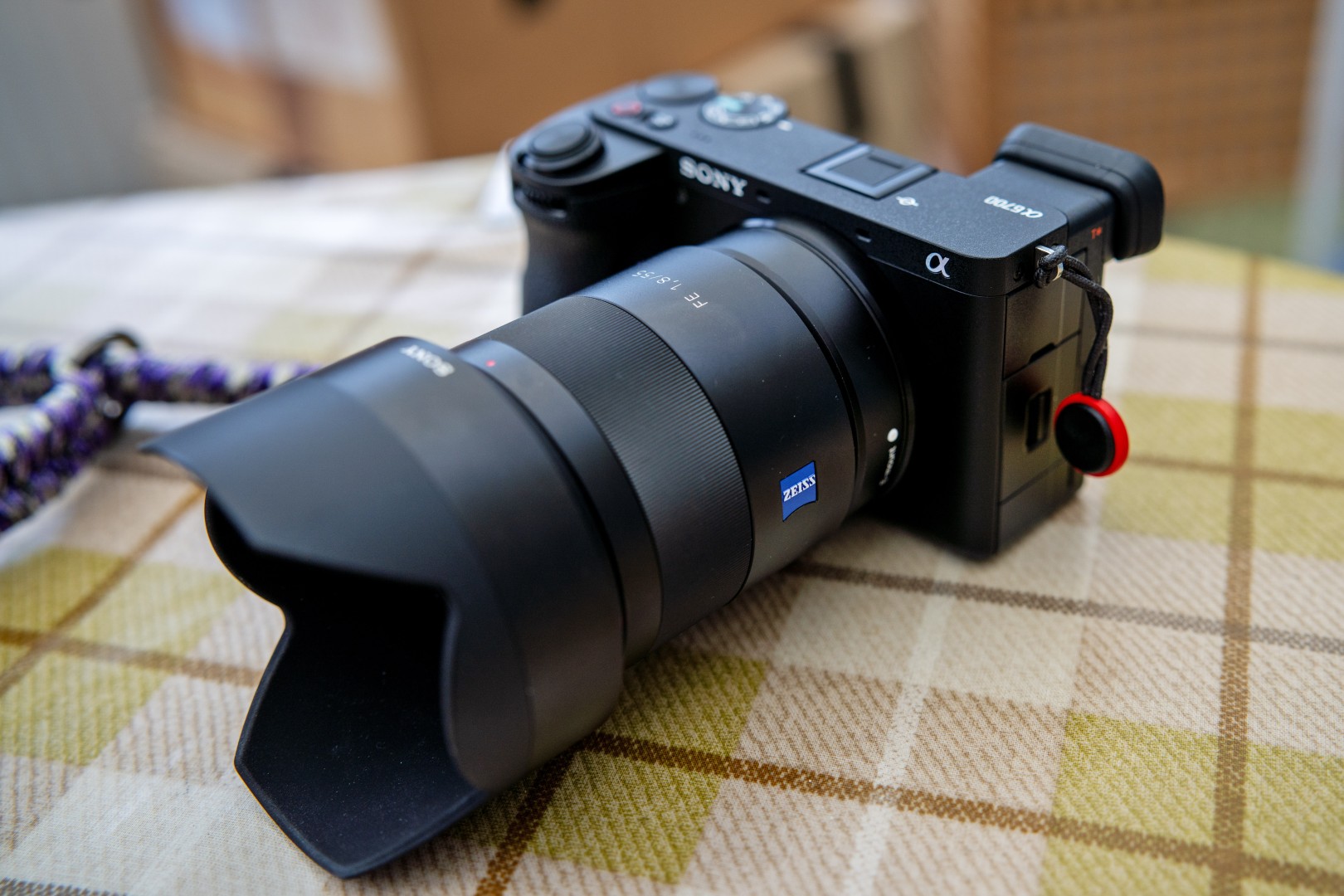 #2 Sony FE 55mm f/1.8 ZA Zeiss Sonnar T*