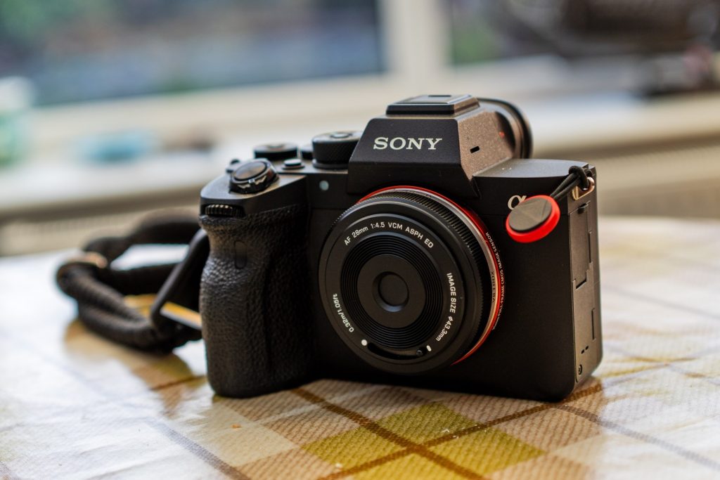 #3 Viltrox 28mm f/4.5